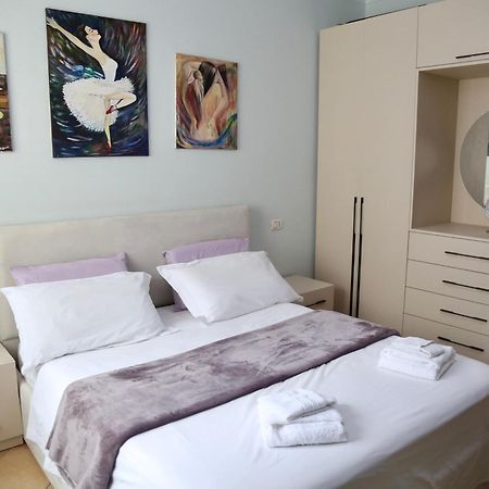 Stay At An Artist'S Place! Tirana Exterior photo